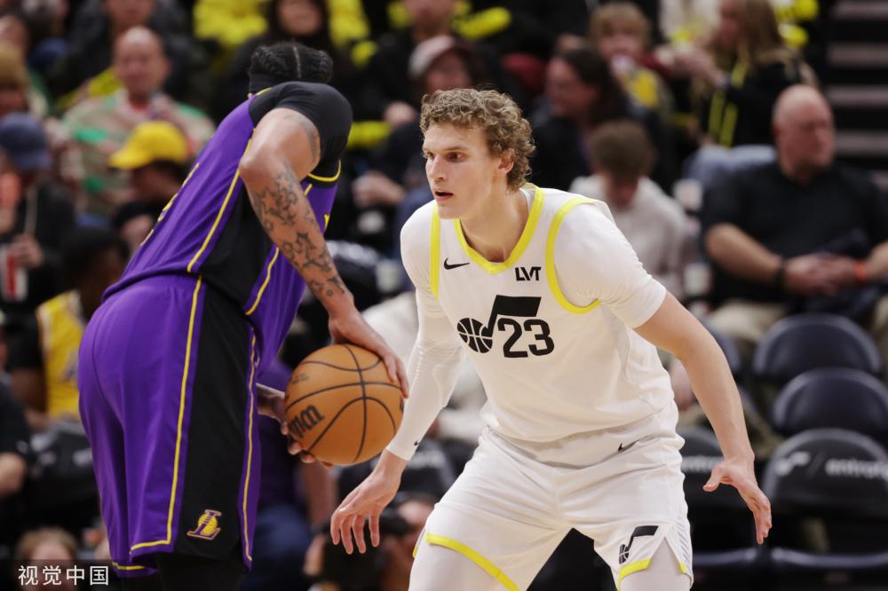 表现突出的 表现突出的