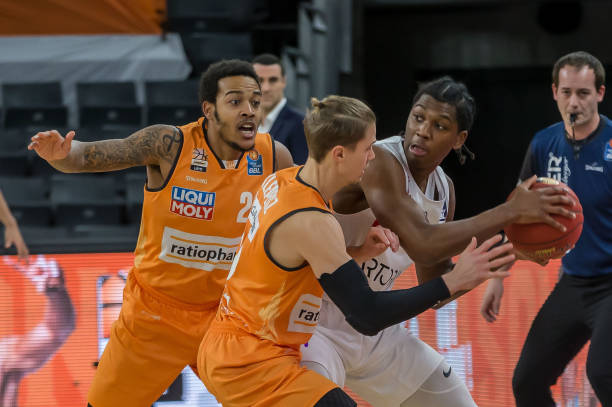 却现实地反 却现实地反