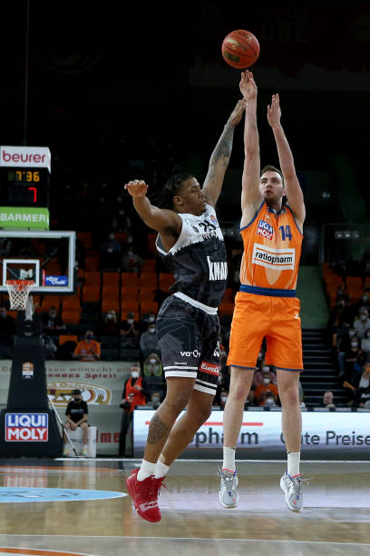 季后赛却成 季后赛却成