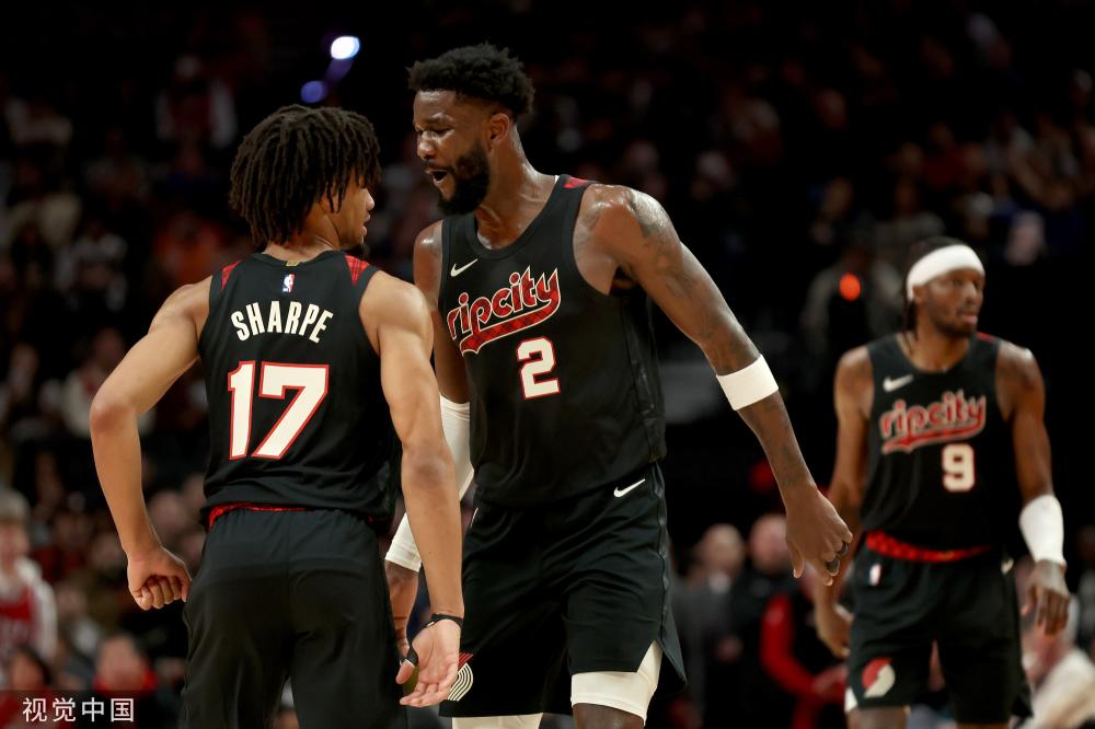 鲍威尔面临 鲍威尔面临